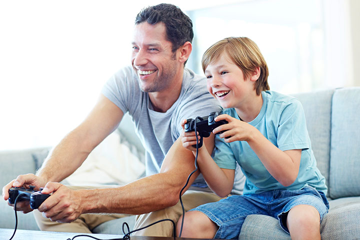 Game Memiliki Manfaat dan Bahaya - Orang Tua dapat Membantu Anak-anak dengan Bermain Bersama Mereka